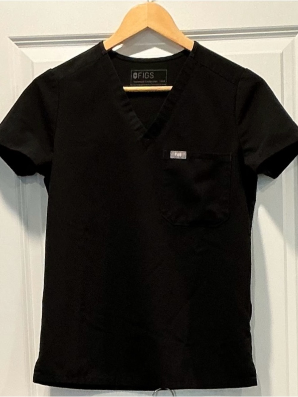 FIGS - Black XXS Scrub Top & XS Scrub Pants /Womens